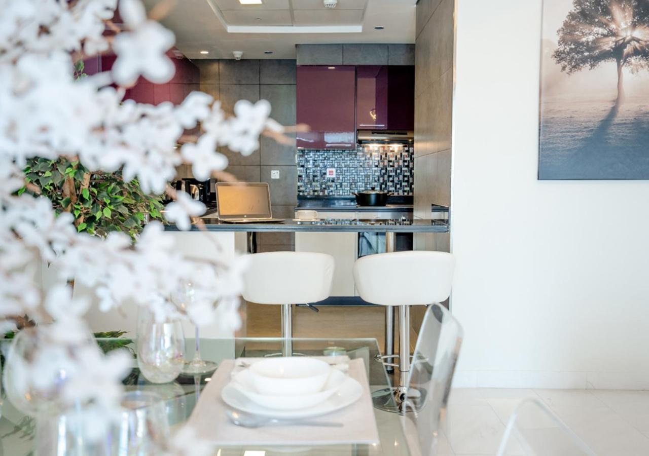 Nasma Luxury Stays - Cayan Tower Dubai Buitenkant foto