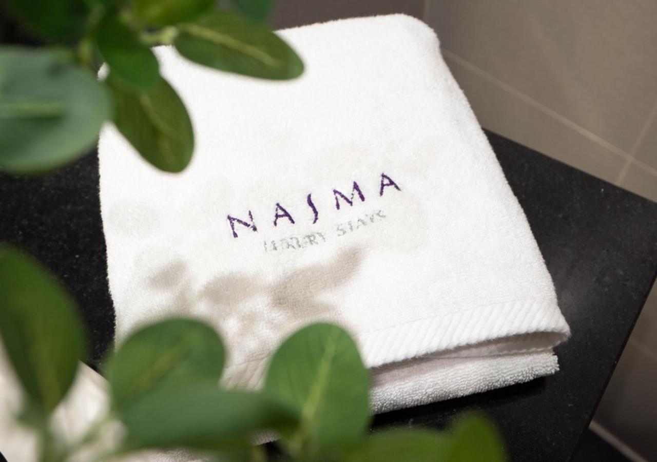 Nasma Luxury Stays - Cayan Tower Dubai Buitenkant foto