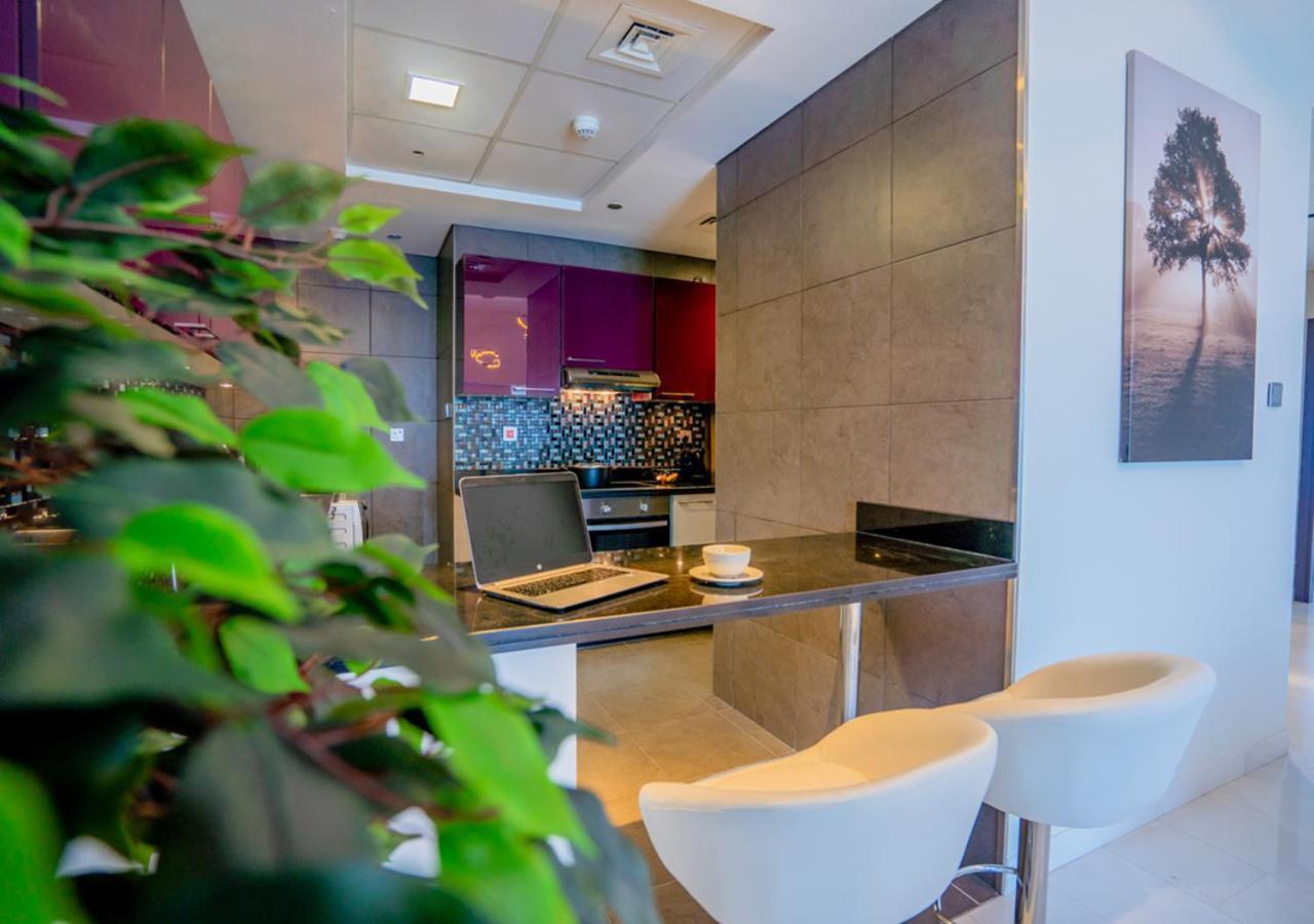 Nasma Luxury Stays - Cayan Tower Dubai Buitenkant foto